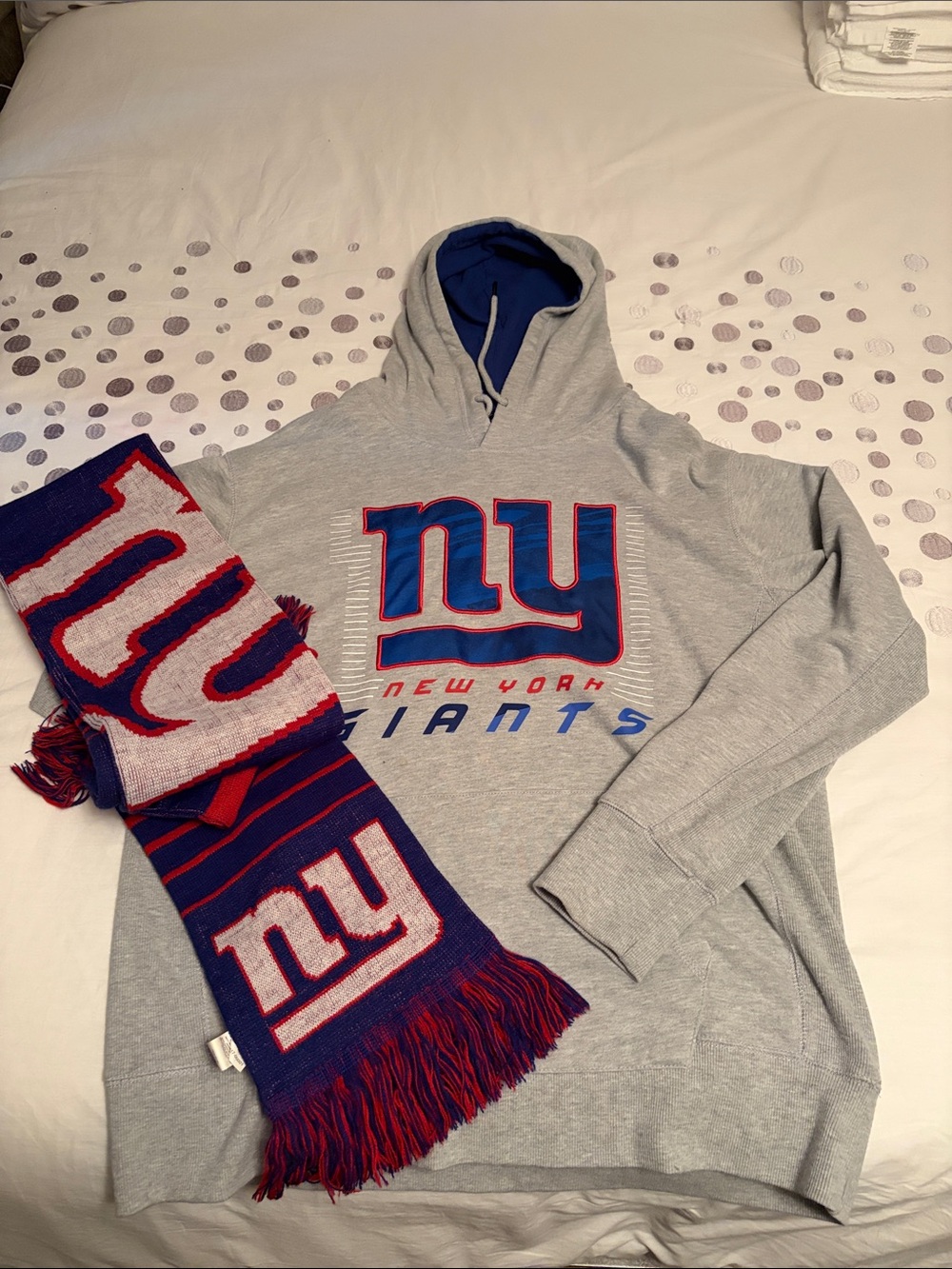 Men’s New York Giants fan pack Grey Hoodie with Blue-Red Scarf